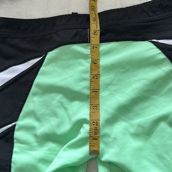 Fox youth size 7 sports shorts with zip pocket, lime, green, and black-white - Picture 9 of 13